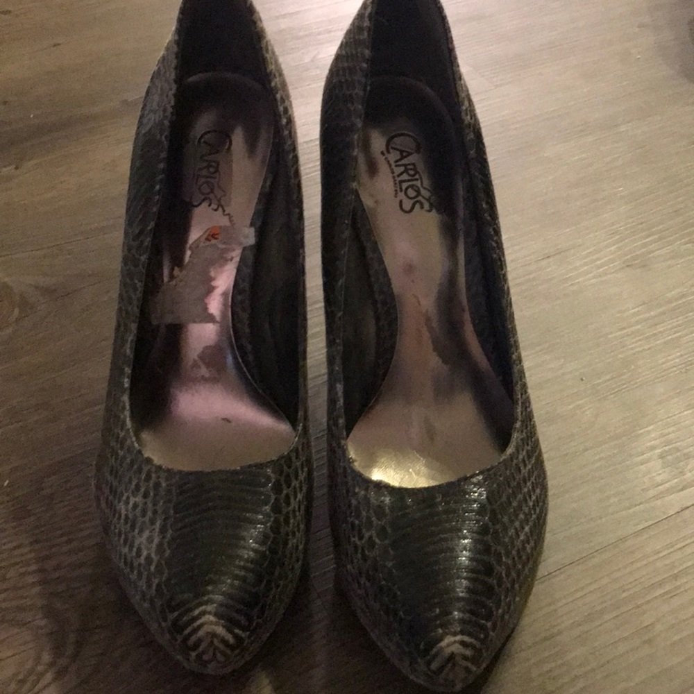 Carlos grey snakeskin heels 6.5